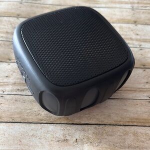 BlackWeb - Small Portable Speaker - Black